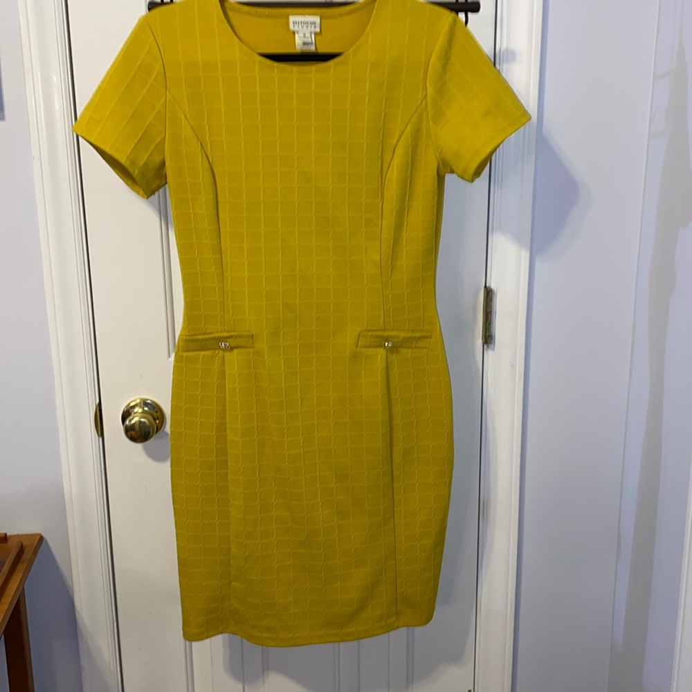 En Focus dress, size 8, preowned, Mod style, classic